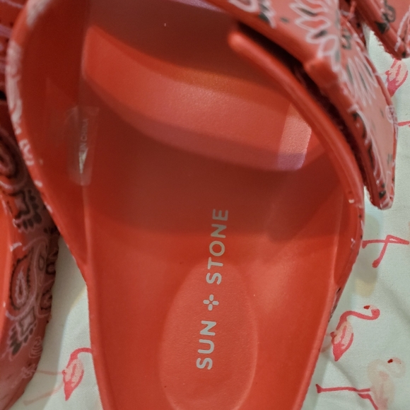 Sun ÷ Stone Bowie Red Bandana Sandles - Picture 3 of 7